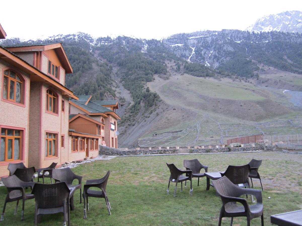 Hotel Akbar Sonamarg Sonāmarg Exterior foto