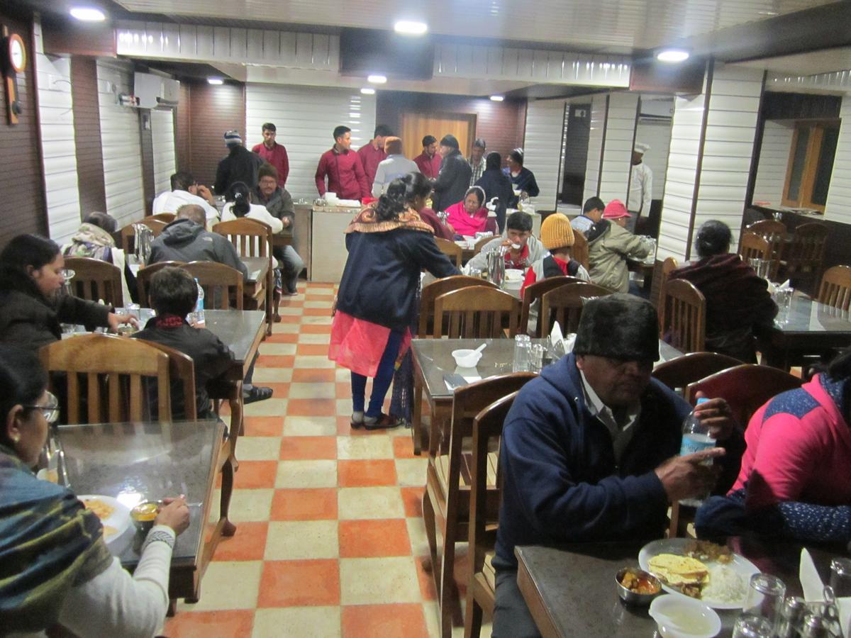 Hotel Akbar Sonamarg Sonāmarg Exterior foto