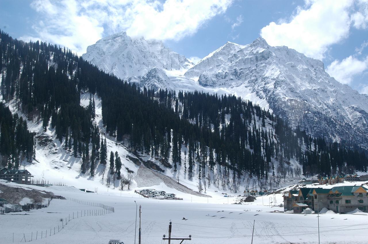 Hotel Akbar Sonamarg Sonāmarg Exterior foto